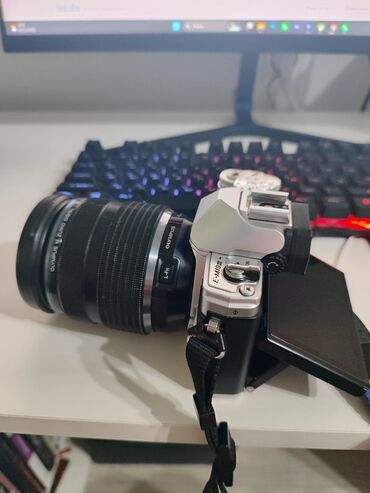 12 про цена бишкек бу: Продаю Olympus OM-D E-M10 Mark III, объектив olympus 12 40 f 2.8 pro