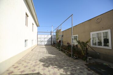 Продажа домов: Дом, 300 м², 8 комнат, Собственник — 5