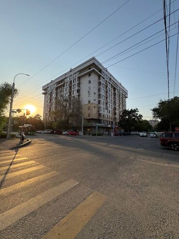 помещения для офиса: Продам нежилое помещения в центре города по первой линии, район ул