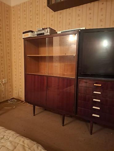 qorka mebel sekilleri: Retro qonaq otağı mebel dəsti - Tərkibi: bir neçə modullu şkaf-vitrin — 2