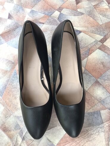 мужской обувь: Продаю туфли новый фирма Esmara раз 40 цена 1500