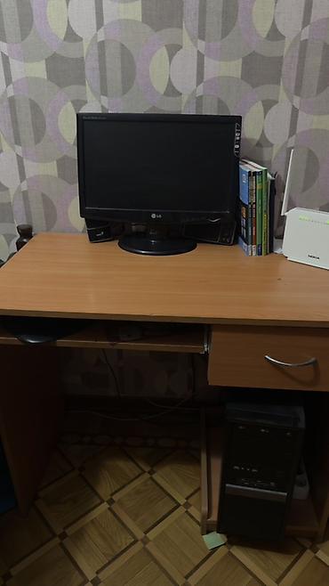 Stolüstü kompüter dəsti Tərkib: - LG monitor (təxminən 19"–22", LCD