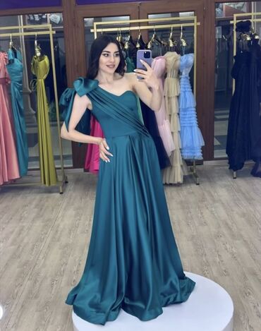 Ziyafət donları: Ziyafət və məclislər üçün uzun modellərdən ibarət qadın paltarları — 6