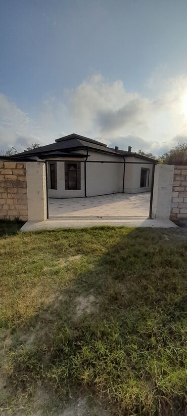 Həyət evləri və villaların satışı: Satış üçün fərdi yaşayış evi satılır.şəxsi tikili .ünvan novxanı — 6