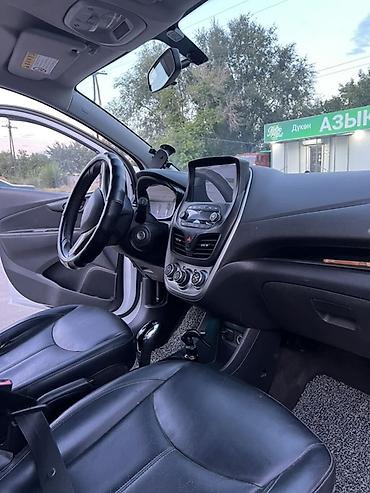 spark 1: Chevrolet Spark: 2016 г., 1 л, Автомат, Бензин, Хэтчбэк — 6