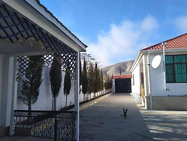 1 комнатная квартира снять: Гобустан, 120 м², 3 комнаты, Без бассейна, Канализация, Комби, Газ — 1
