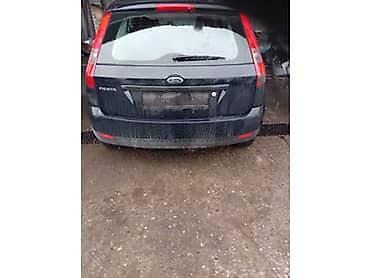 exit lazarevac: FORD FIESTA DELOVI 2004. GOD. - KOMPLETAN AUTO U DELOVIMA | Polovni — 4