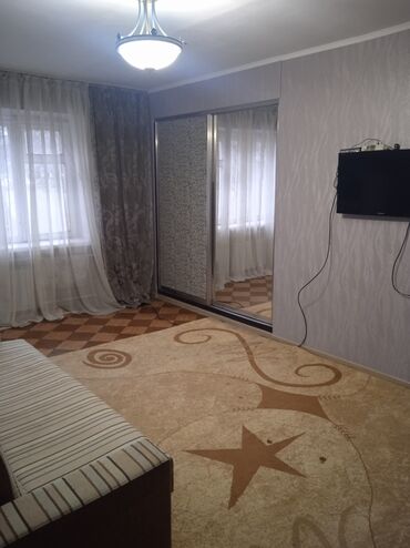 1 комнатная квартира на длительный срок в городе бишкек: 2 комнаты, 43 м², 104 серия, 1 этаж, Косметический ремонт