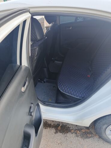 Hyundai: Hyundai Solaris: 2017 г., 1.4 л, Автомат, Газ, Седан — 10