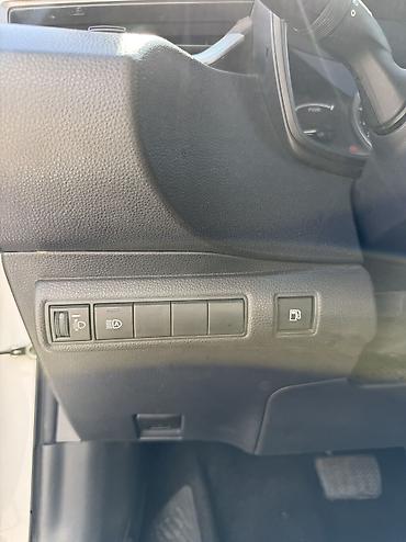 byd e6: Toyota Corolla: 2022 г., 1.8 л, Вариатор, Гибрид, Седан — 8