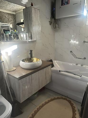 Гарнитуры для зала: Ош шаарынын борборунан 4 бөлмөлүү батир сатылат 🏙️ 📍 Ориентир: Бим — 8