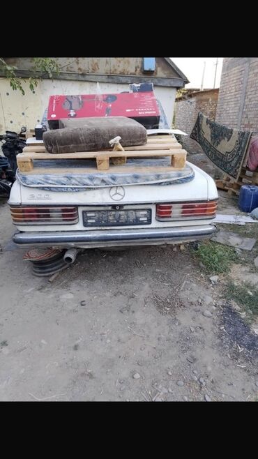 набор ключей для автомобиля б у: Mercedes-Benz W123 280, седан, белый цвет. Классика марки с