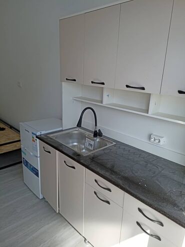 домкрат в аренду: Студия, Без подселения, С мебелью частично