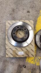 eylec: Передние, Lexus LX570, 2011 г., Б/у