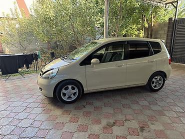 Honda Fit: 2004 г., 1.3 л, Автомат, Бензин, Хэтчбэк