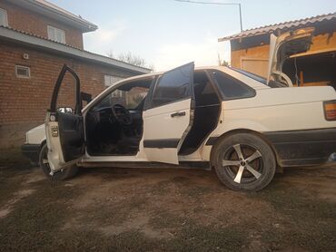щит прибор гольф2: Volkswagen Passat: 1991 г., Седан