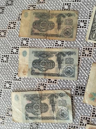 1 dollar alanlar: Kolleksiya üçün müxtəlif ölkələrə aid köhnə kağız pul dəstəsi Tərkib — 3