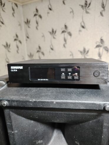 Səsgücləndiricilər, qulaqlıqlar və mikrofonlar: Shure QLXD4 simsiz mikrofon qəbuledicisi - Model: QLXD4 (Q51