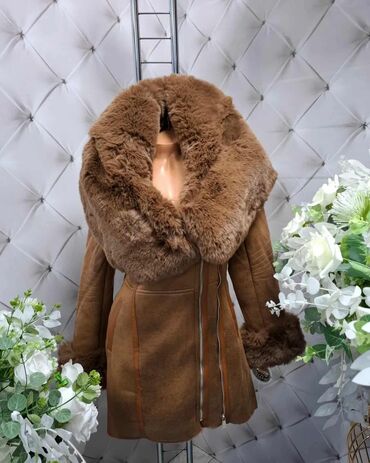 Krzneni kaputi: Sa postavom, bоја - Crna — 5