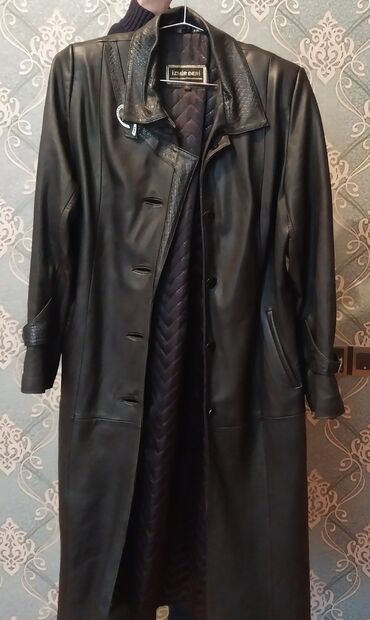 Dəstlər, kostyumlar: Palto, rəng - Qara