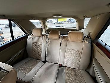 Другие детали салона: Mercedes-Benz — салон 7 мест (3 ряда). Бежевый интерьер с контрастной — 9