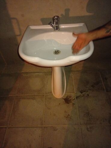 Gərginlik stabilizatorları: Məhsulların təsviri 1) RAGGIE SVC-1500 VA gərginlik tənzimləyicisi - — 12