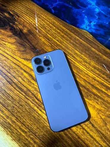 необычные чехлы на айфон 13 про макс: IPhone 13 Pro, Б/у, 128 ГБ, Голубой, Зарядное устройство, 75 %