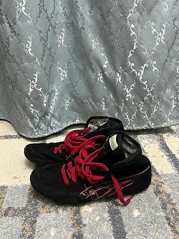 Мужские кроссовки, 38.5, Asics, Б/у, цвет - Черный, Самовывоз