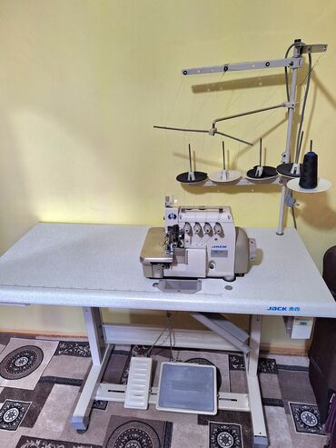 швейные машинки 4 нитка: Швейная машина Jack, Автомат