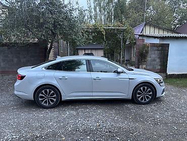 mazda capella: Стильный седан с современным дизайном кузова в серебристом цвете — 4