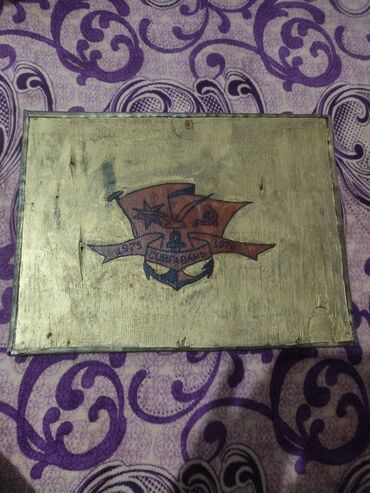 Зеркала: Цена: 4000 сом Продается Советский трильяж "зеркало", показывает на — 9