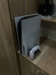 прокат playstation 5: Продам пс5 в комплекте 1 джойстик и все провода