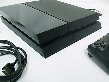stara elektronika: U ponudi je Sony PlayStation 4 (Fat) sa naslova. Generacija: novija — 2