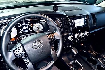 tayota progres: Toyota Sequoia: 2019 г., 5.7 л, Внедорожник — 4