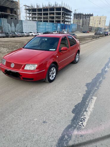 Volkswagen: Volkswagen Bora: 2003 г., 2 л, Механика, Бензин, Седан