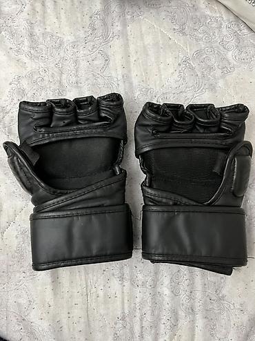 boks elcek: MMA/döyüş əlcəkləri – Venum markası, qara rəng - Nümunə: barmaq — 2
