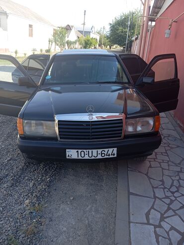 флагшток на мерседес w140 купить: Qara rəngdə olan Mercedes-Benz avtomobili. Avtomobilin ön hissəsində