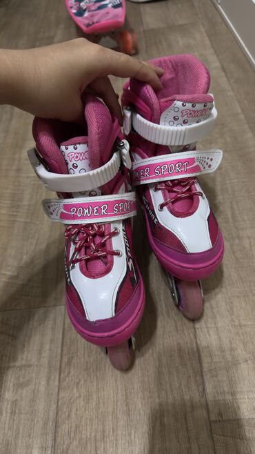 heelys купить недорого: Ролики для девочки. Размер можно регулировать. Сейчас 32-33 размер
