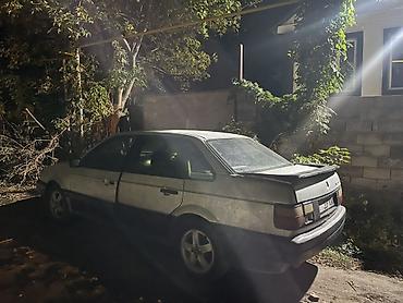 Volkswagen: Volkswagen Passat: 1988 г., 1.8 л, Механика, Бензин, Седан — 2