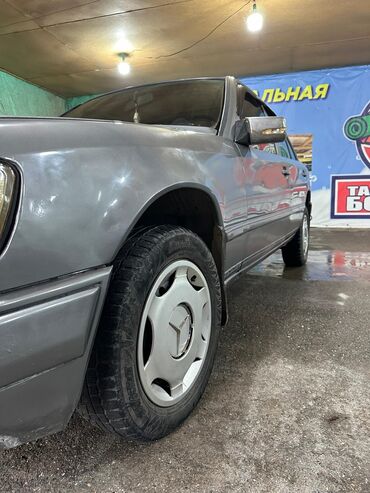 титаник на спринтер: Mercedes-Benz W124: 1986 г., 2.3 л, Автомат, Бензин, Седан