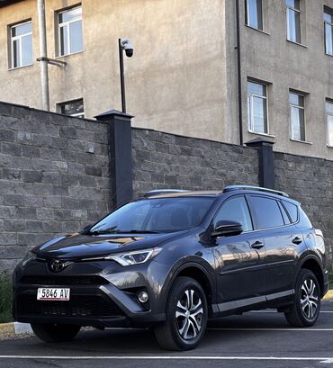 Toyota: Toyota RAV4: 2018 г., 2.5 л, Автомат, Бензин, Кроссовер