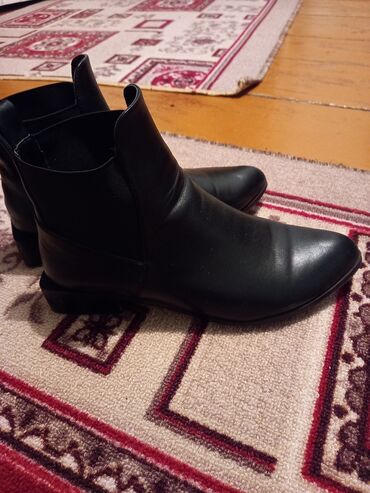 обувь женская деми: Сапоги, 39, цвет - Черный