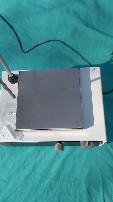 Ostali medicinski proizvodi: Magnetna mešalica sa grejnom pločom i kontrolnom sondom Steinberg — 8