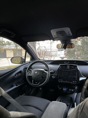 Toyota: Toyota Prius: 2019 г., 1.8 л, Вариатор, Гибрид, Седан — 9