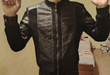 Kurtkalar: Kişi üçün dəri gödəkçə - Rəng: tünd qara/boz tonlarda - Dizayn: ön — 2