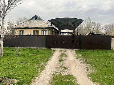 петровке: Дом находится на заводской улице в селе Петровка и с участком 40 сотки — 1