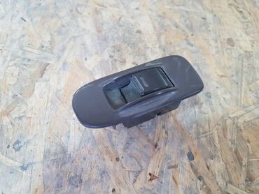 продаю виндом: Блок управления стеклами TOYOTA HIACE H100 1KZ-TE 1999 перед. лев