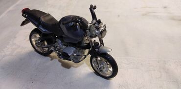 Ostali predmeti za umetnost i kolekcionarstvo: Motori 1:18,ocuvani cena za kom — 1