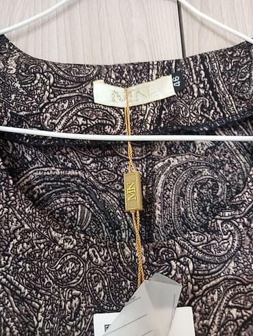 pull bear: Повседневное платье, Made in KG, Осень-весна, Короткая модель, Атлас, Трапеция, M — 2