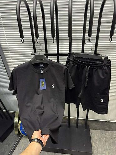 Trenerke: Komplet majca+šorc
Cena 4400, 
S,M,L,XL,XXL
PS✨ — 7